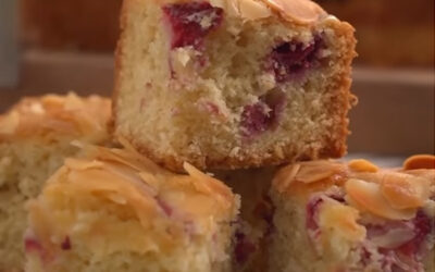 TORTITA DE FRUTILLAS Y ALMENDRAS